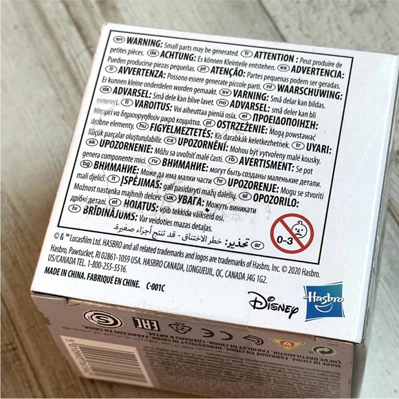 Mandalorian The Child Figure - Picture 9 of 9